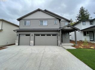 1072 NE Regan Hill Loop, Estacada, OR 97023