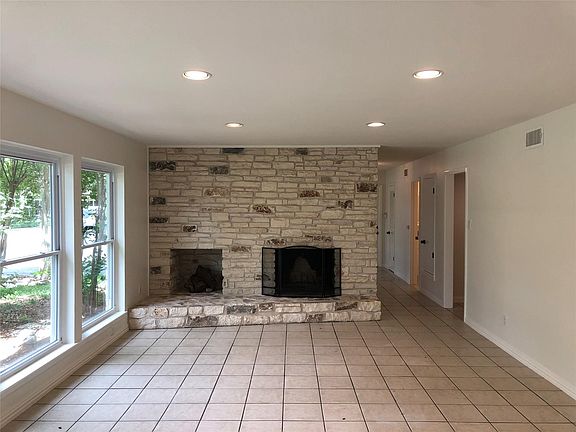 5th image of 809 Malabar St