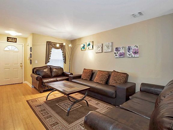 4th image of 67 Biltmore Cir