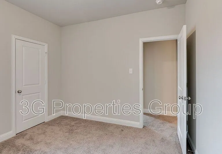 913 Ponds Edge Ln — Photo 27