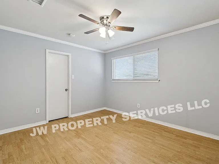 3228 Lake Trail Dr — Photo 7
