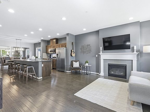 5th image of 28461 SW Coffee Lake Dr