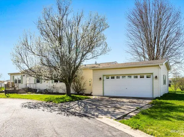 43 Cardinal Ct, Sandwich, IL 60548
