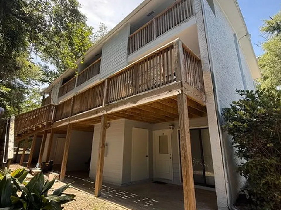 3707 Rockbrook Drive