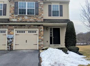 301 Caramist Cir, Sinking Spring, PA 19608