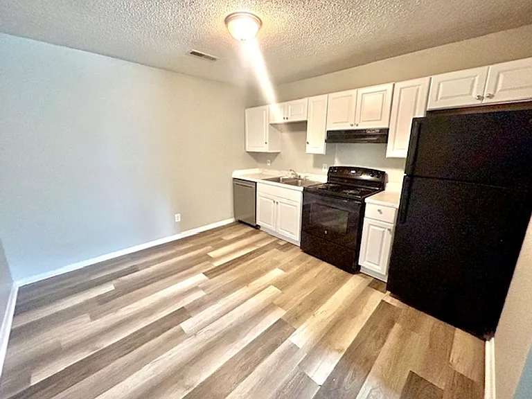 4523 Foster Ave SW — Photo 22