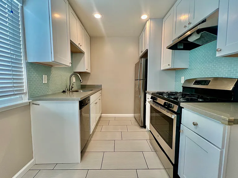 510 Castro St #A — Photo 10