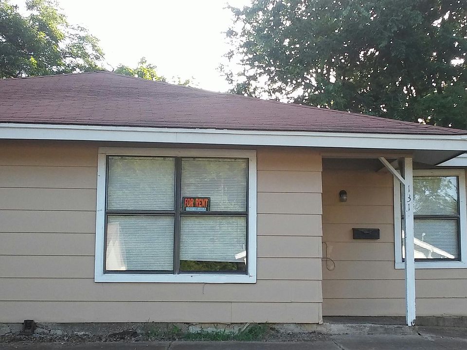 1st image of 131 13th St NE