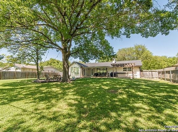 3rd image of 129 Twinleaf Ln