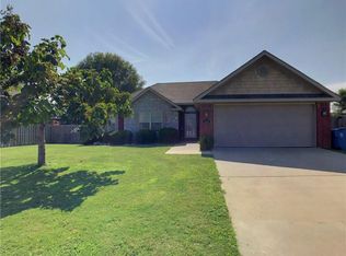 1433 Charles St, Pea Ridge, AR 72751