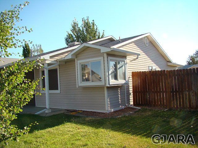 2nd image of 434 Countryside Ln