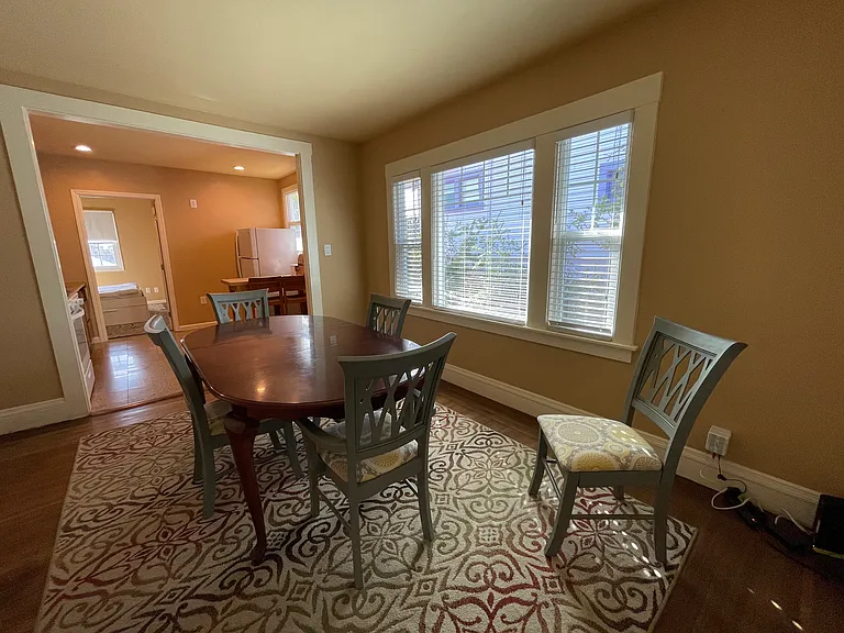 3061 Macarthur Blvd #1 — Photo 3