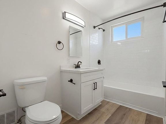 5th image of 3933 Nicolet Ave #8A