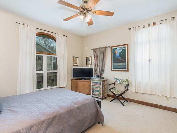 4th image of 8109 W Long Lake Dr