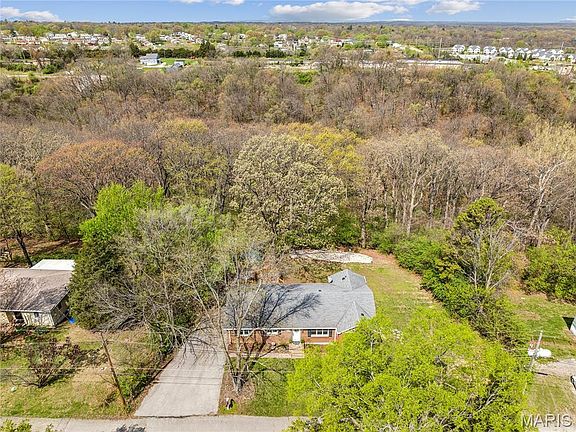 3rd image of 2617 Rosemary Ln