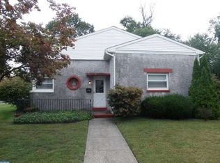 125 Silver Lake Dr, Clementon, NJ 08021