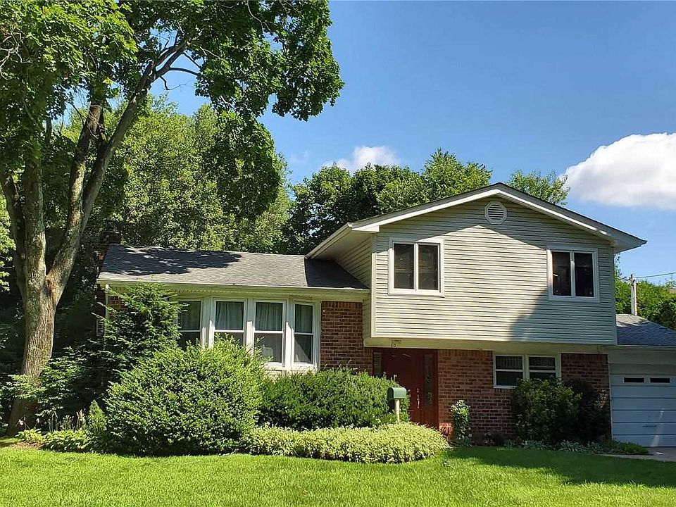 1st image of 10 Evergreen Dr