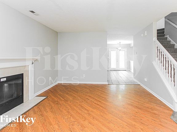3rd image of 3624 Fredricksburg Dr