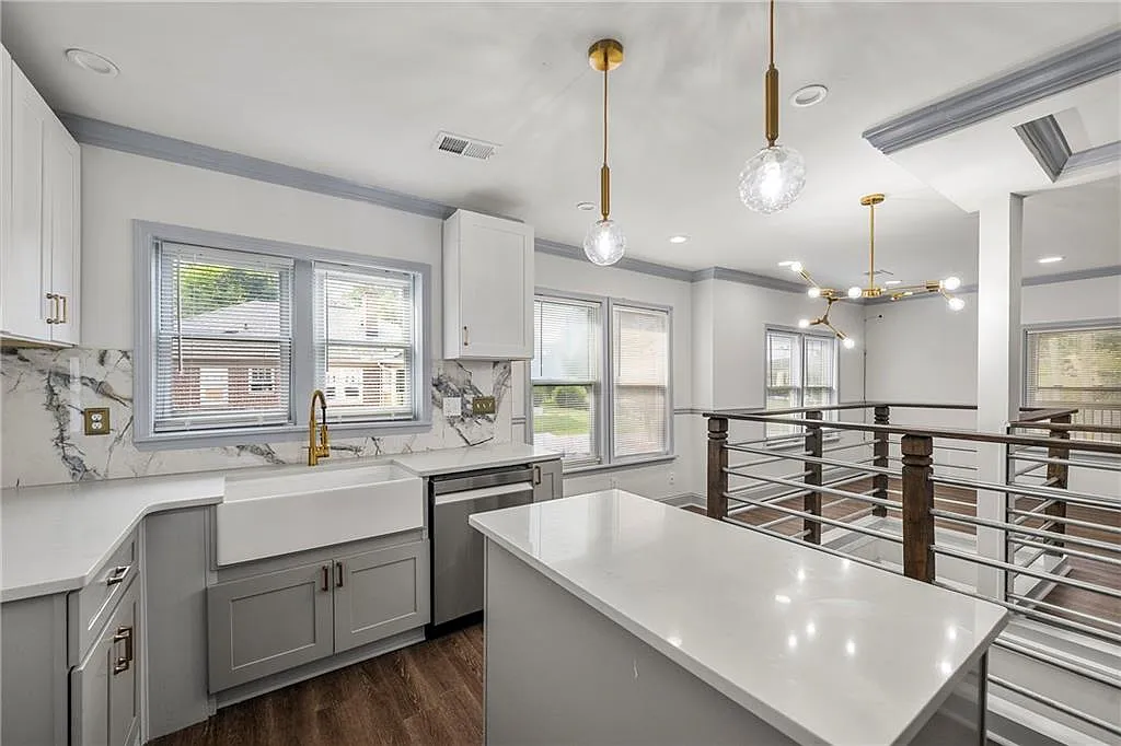 2 bed, 1500 sqft, $1,100 — Photo 3