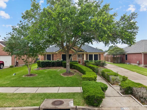 112 Sandstone Bend Ln, Dickinson, TX 77539