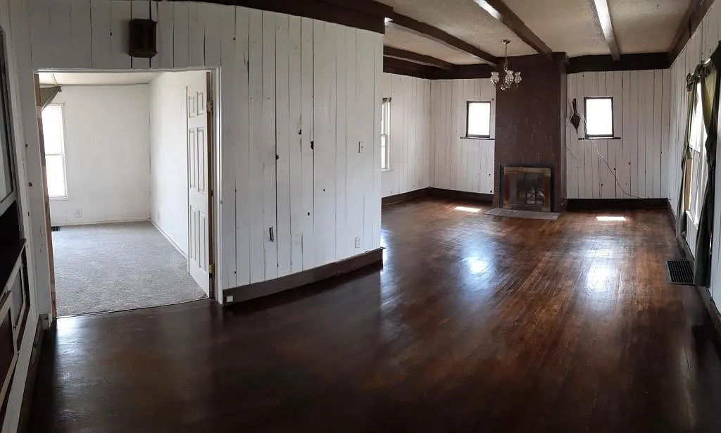 2609 N Grand ave — Photo 4
