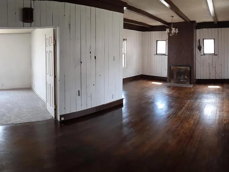 2609 N Grand Ave — Photo 4