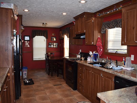 Eat in kitchen