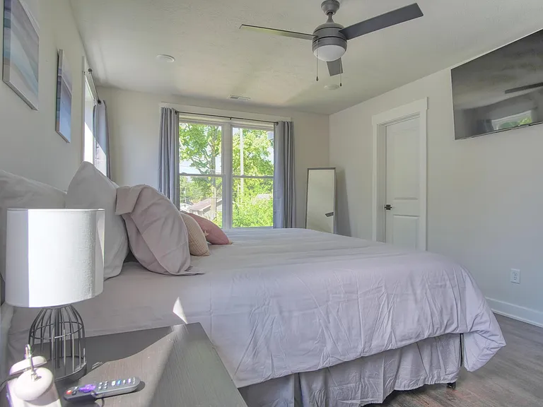 2130 Gent Ave — Photo 20