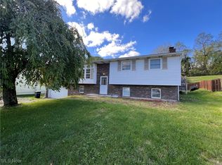 460 Maplewood Dr, Steubenville, OH 43952