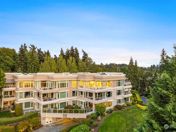 10055 Meydenbauer Way SE #16, Bellevue, WA 98004