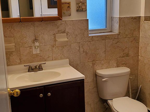 5th image of 230 Tecumseh Ave Floor 2