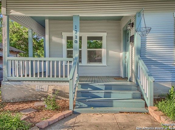 3rd image of 1710 Santa Monica St