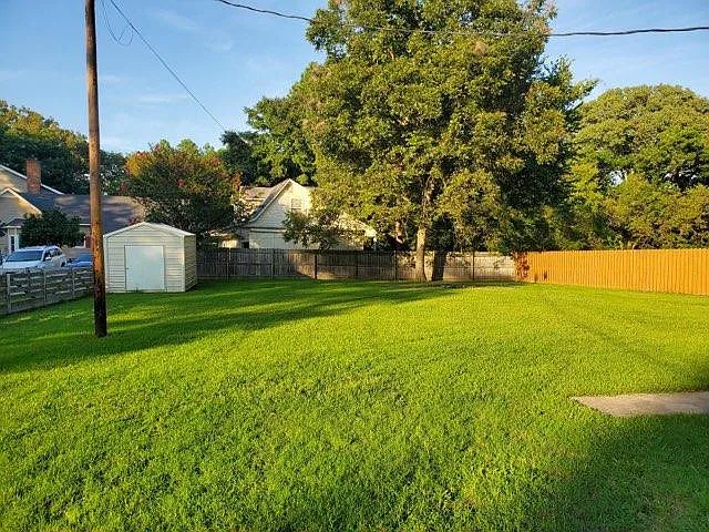 105 Hillcrest St — Photo 28