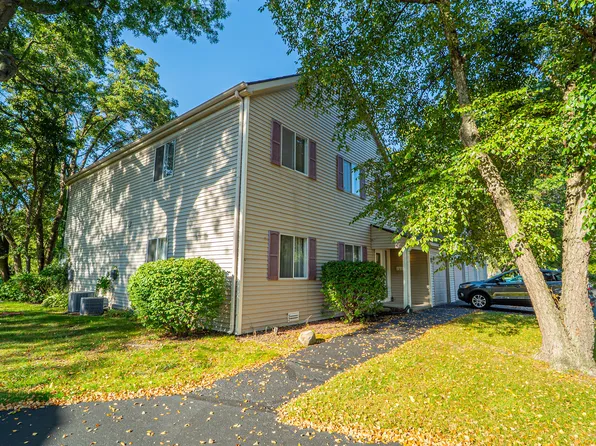 2121 Dogwood Ln, Chesterton, IN 46304