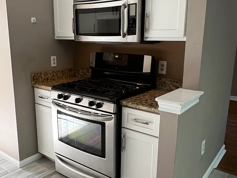 14 Orient Way — Photo 2