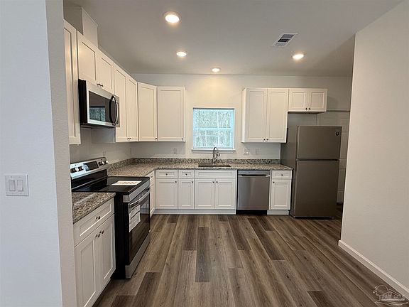 3rd image of 654 Nix Rd