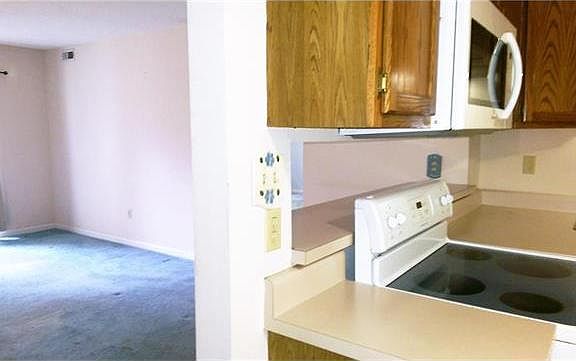 3rd image of 3129 Edwards Pl APT 201
