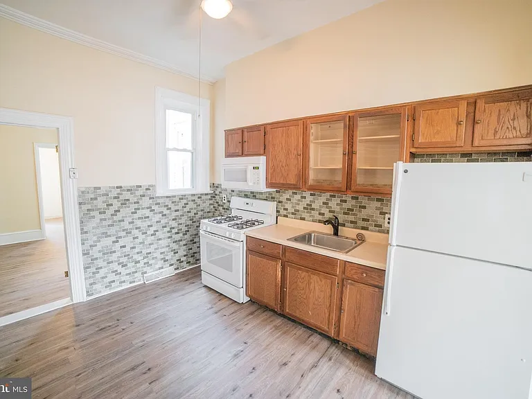 2427 E Allegheny Ave #1 — Photo 6
