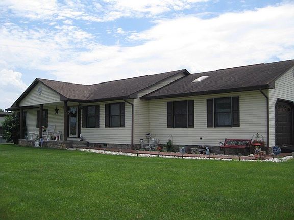 2nd image of 3881 Briarcliff Dr