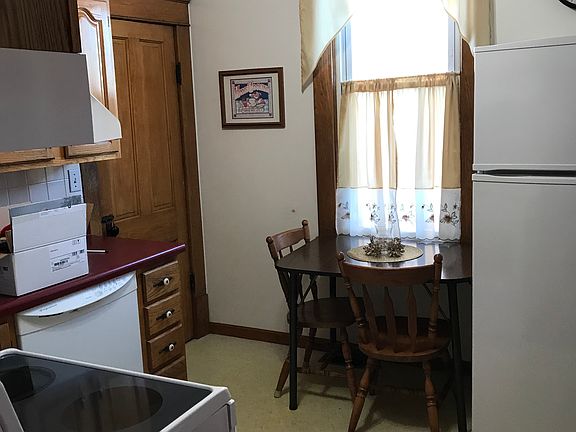 5th image of 405 N Lincoln Ave