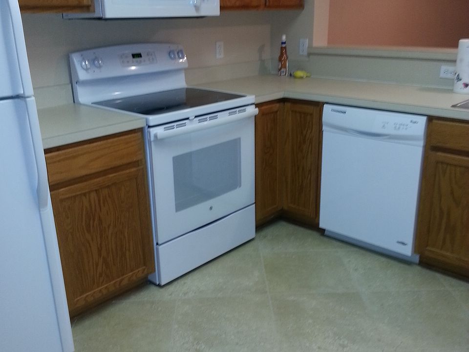 1st image of 824 Southern Creek Dr