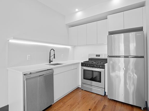 5th image of 51 Harrison Ave #304