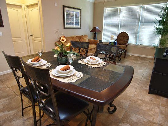 BP3C906-423-formal-dining-area