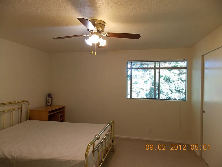 912 N 165th St #8 — Photo 2