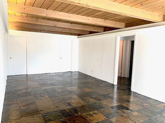 5th image of 2221 El Camino Ave