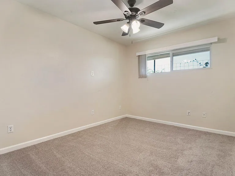 2045 E Don Carlos Ave — Photo 24