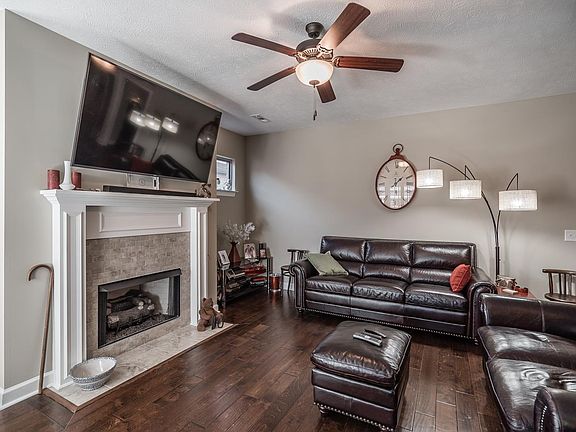 5th image of 1109 McMahan Dr S
