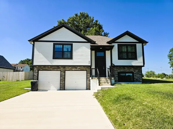 220 NE 102nd Ter, Kansas City, MO 64155
