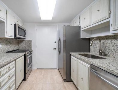 15888 SW 95th Ave APT 108, Miami, FL, 33157