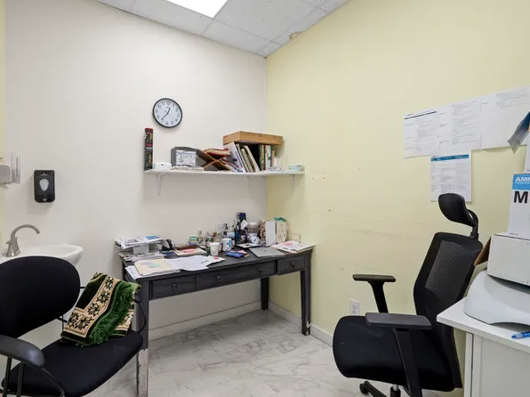 580 Montgomery Street image 10 of 21